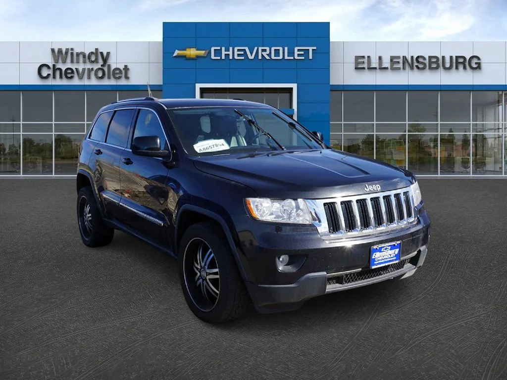 2011 Jeep Grand Cherokee Laredo 4WD's photo