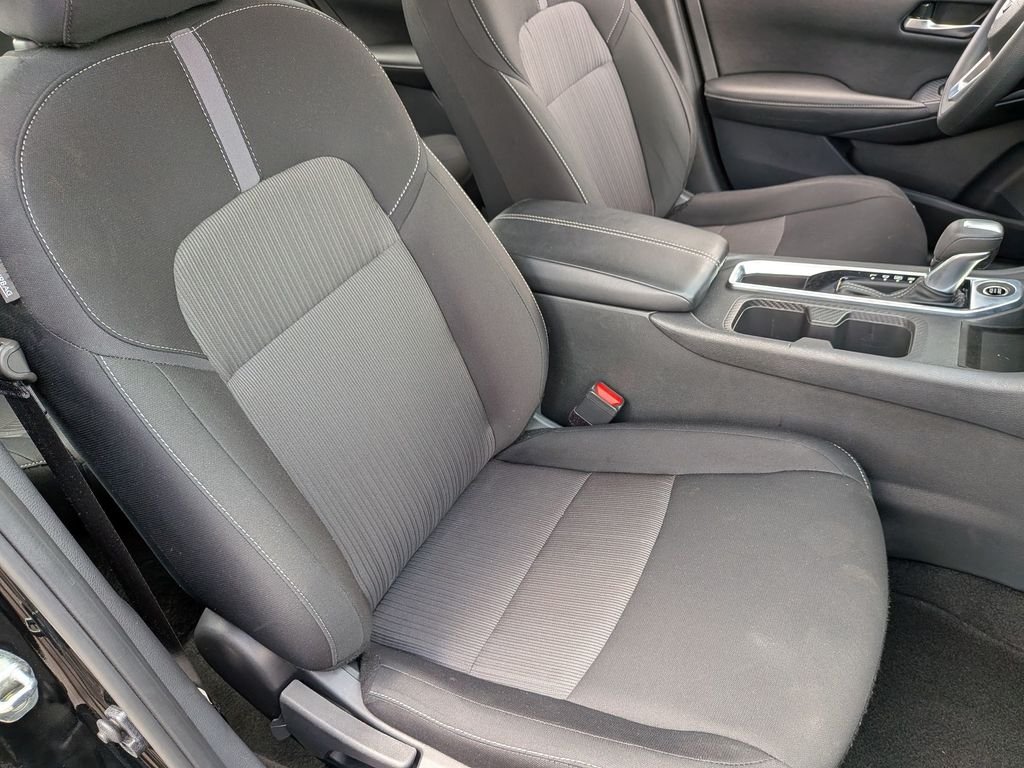 Used 2025 Super Black Nissan SV image 28