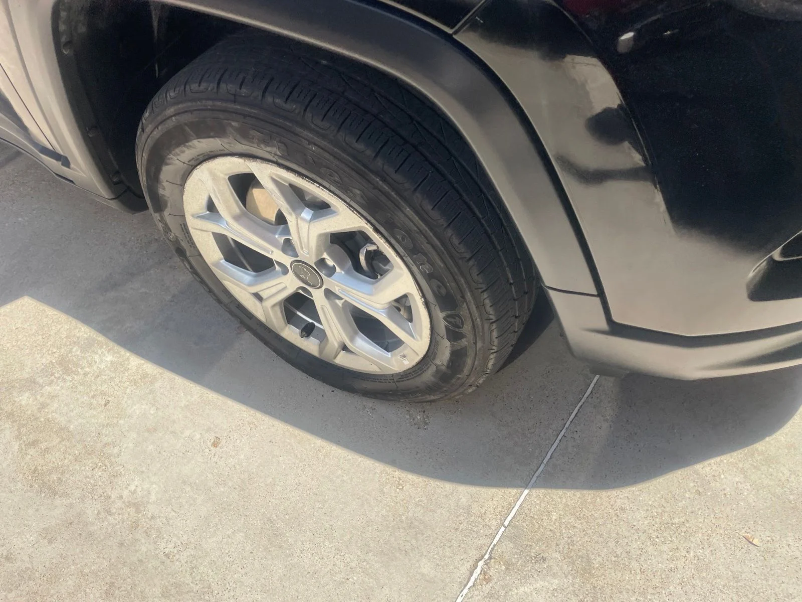 Used 2025 Black Jeep Latitude image 5