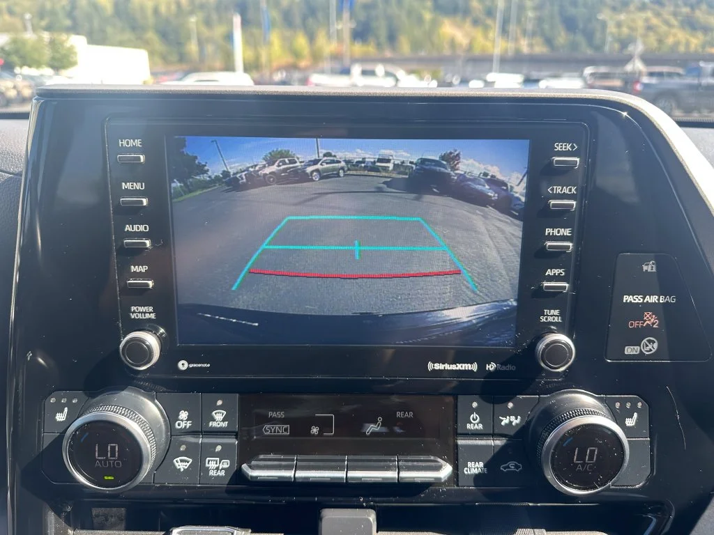 Used 2021 Black Toyota XLE image 17