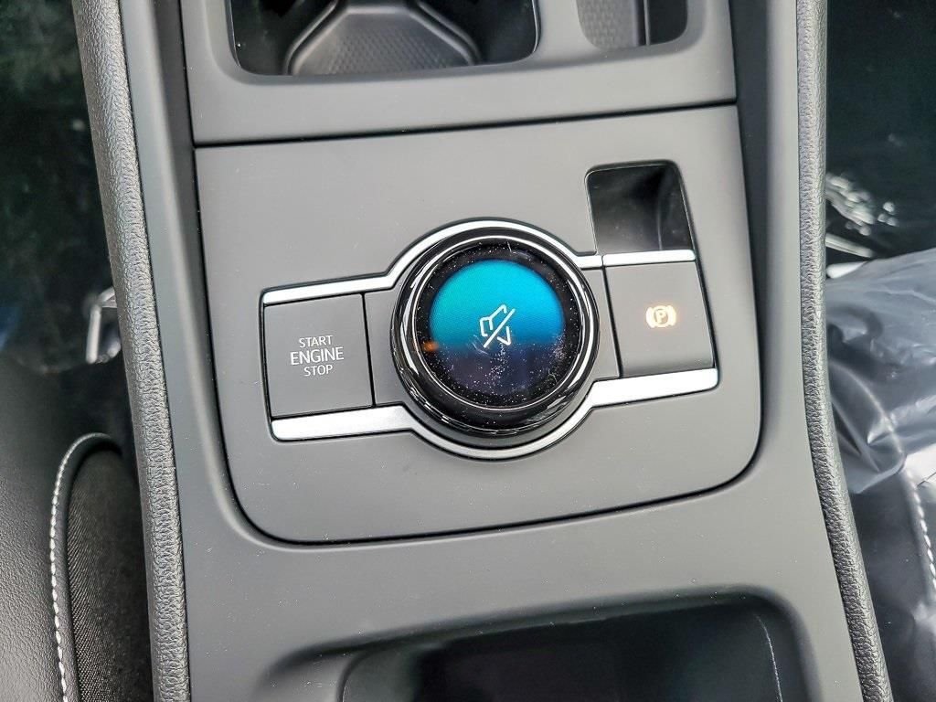 New 2026 Deep Black Pearl Volkswagen 2.0T SE image 13