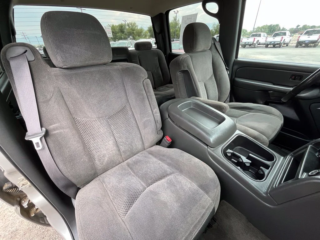 Used 2006 Tan Chevrolet Work Truck image 20