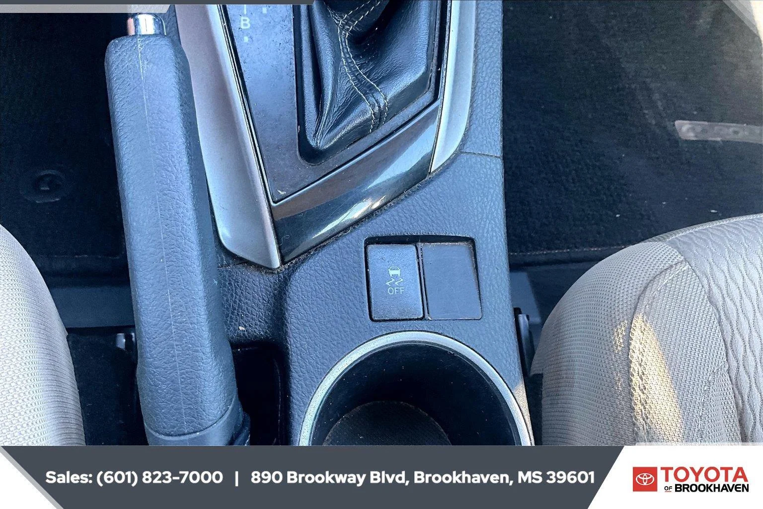 Used 2015 Brown Sugar Metallic Toyota LE image 22
