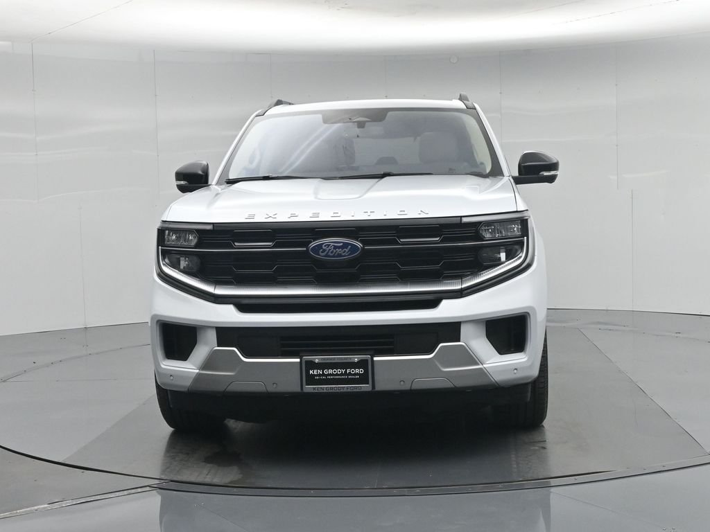 Used 2025 Silver Ford Platinum image 32