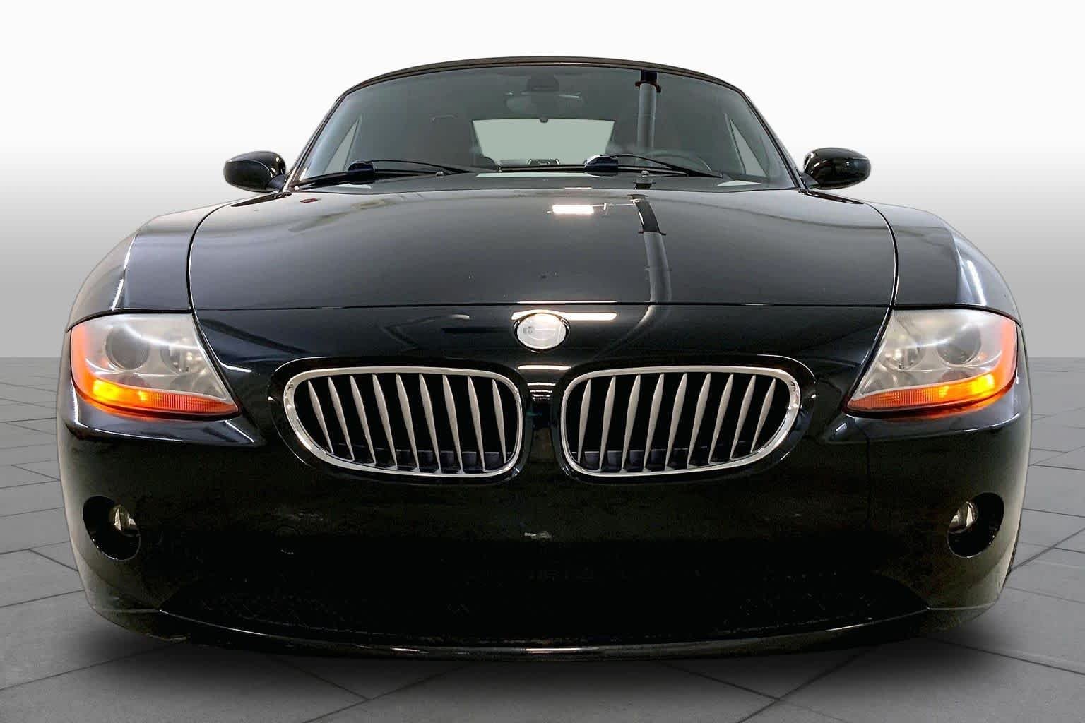 Pre-Owned 2004 BMW Z4 3.0i
