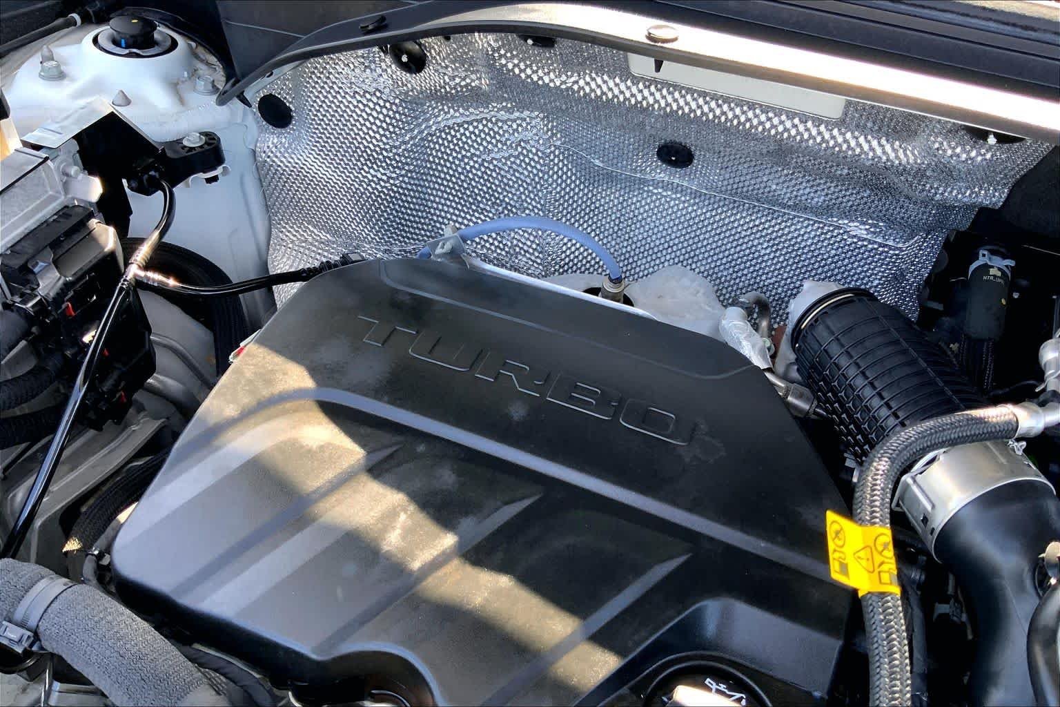 Used 2021 Summit White Chevrolet LT image 29