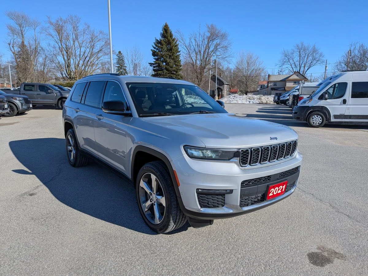 Used 2021 Silver Jeep Limited image 3