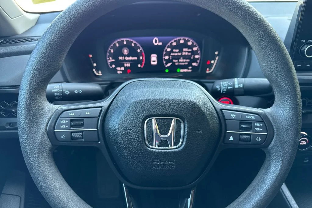 Used 2025 Meteorite Gray Metallic Honda LX image 23