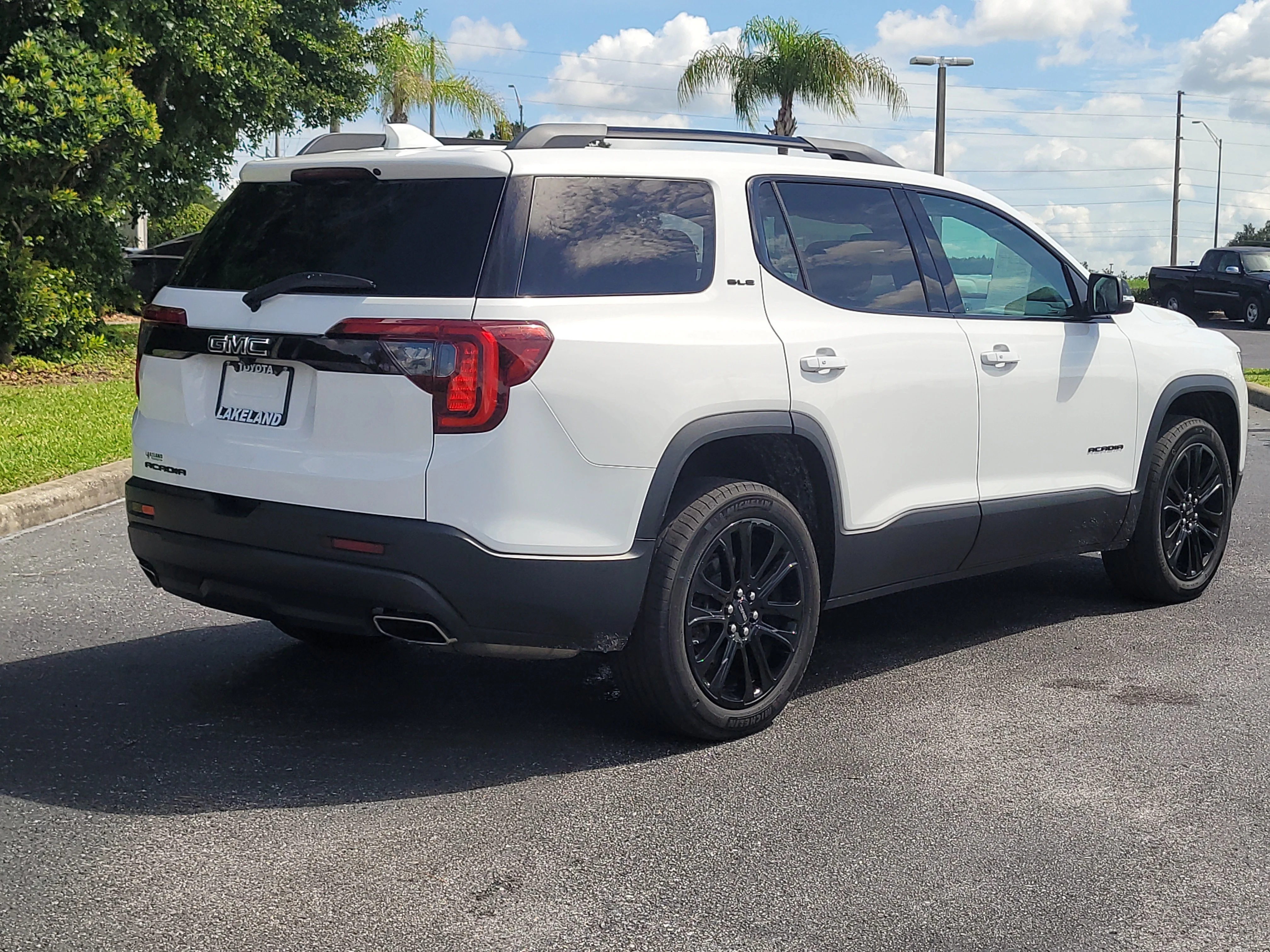 Used 2023 Summit White GMC SLE image 6