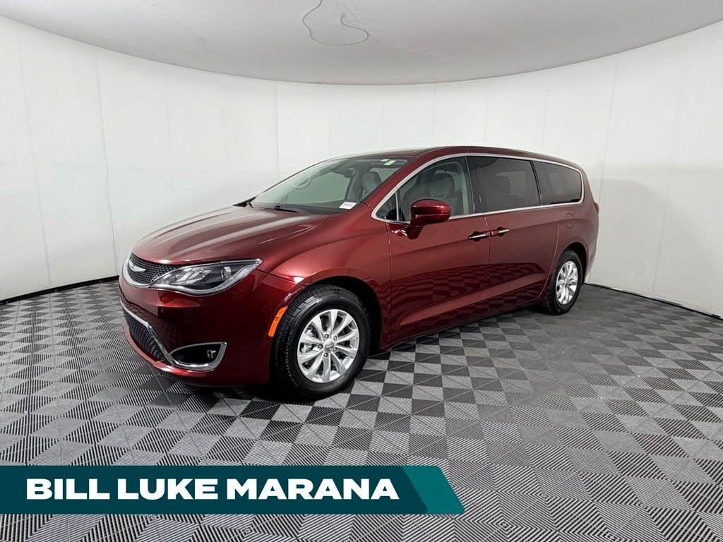 2018 Chrysler Pacifica Touring Plus's photo