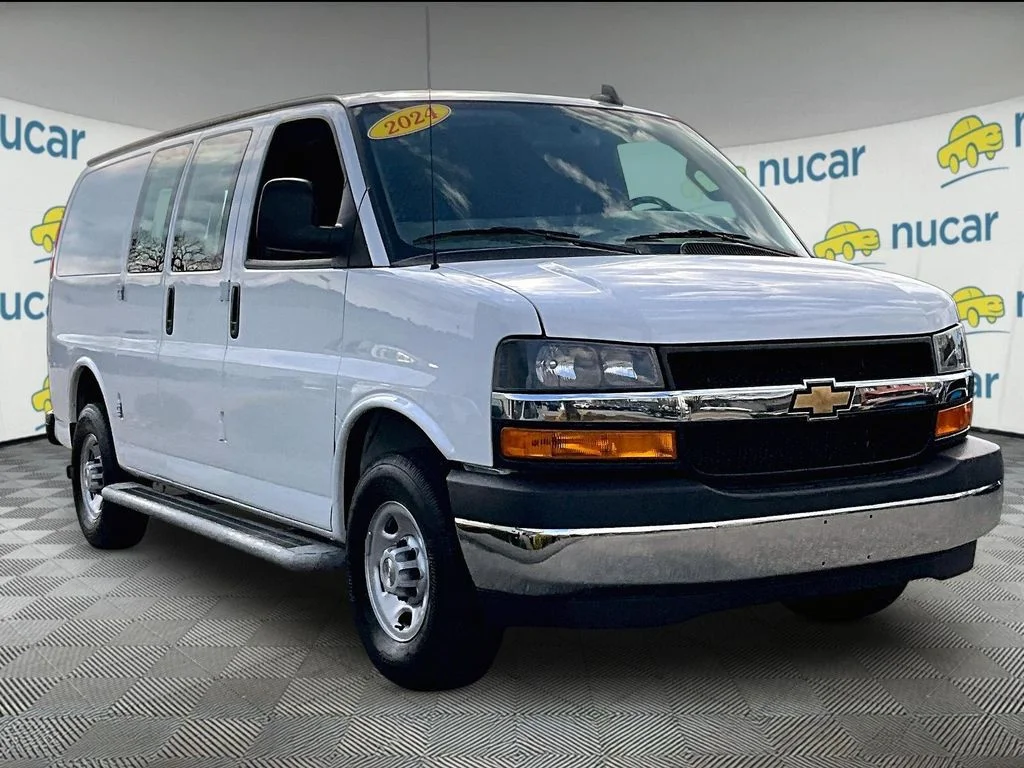 2024 Chevrolet Express 2500 Work Van HD's photo