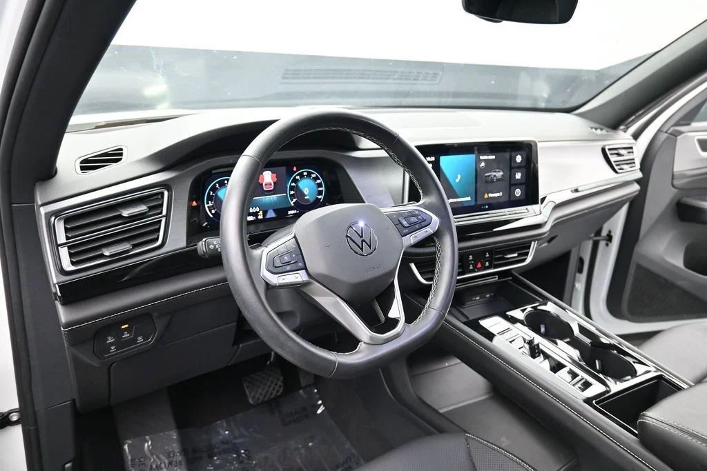2025 Volkswagen Atlas Cross Sport SE w/Tech - Photo 24