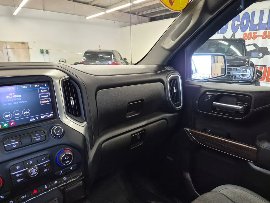 Used 2019 Silver Ice Metallic Chevrolet LT Trail Boss image 22