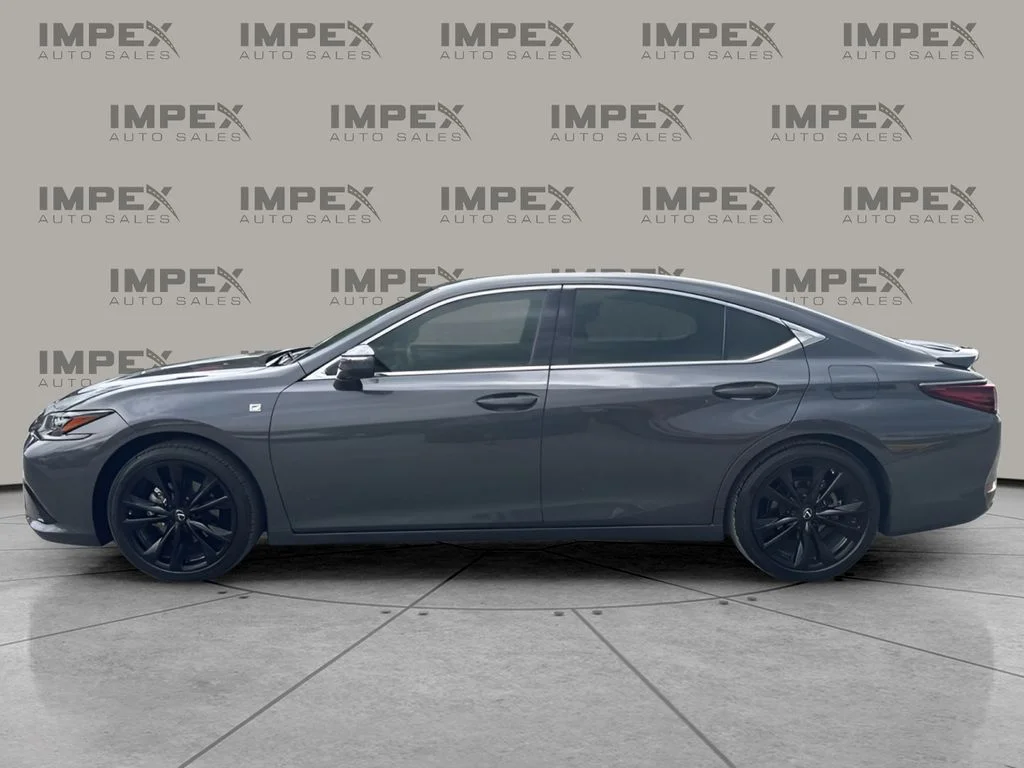 Used 2024 Gray Lexus 300h F SPORT Handling image 2