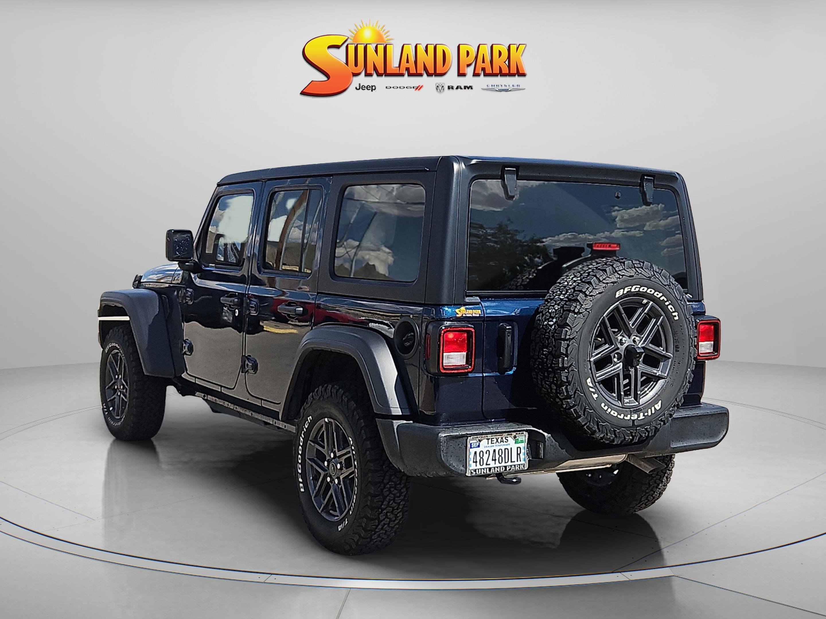 Used 2025 Fathom Blue Pearlcoat Jeep Sport S image 4
