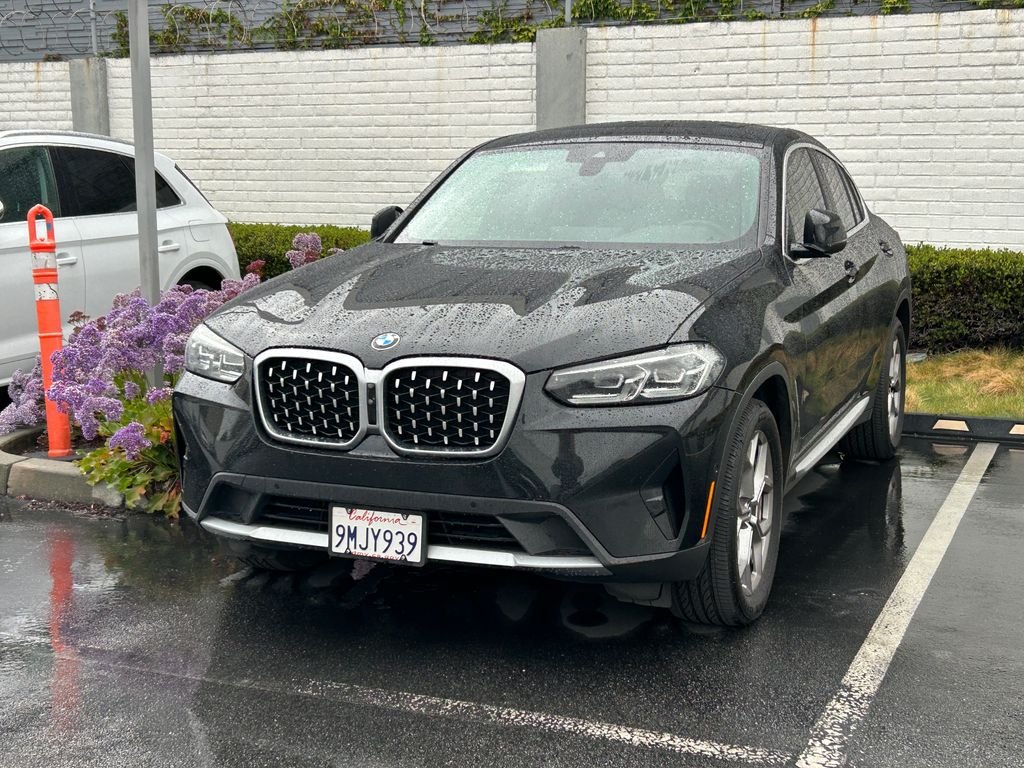 2022 BMW X4 xDrive30i photo 2