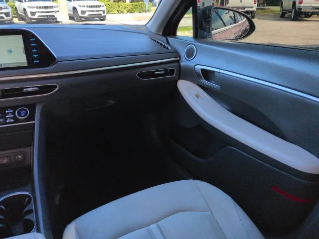Used 2023 Red Hyundai SEL image 15