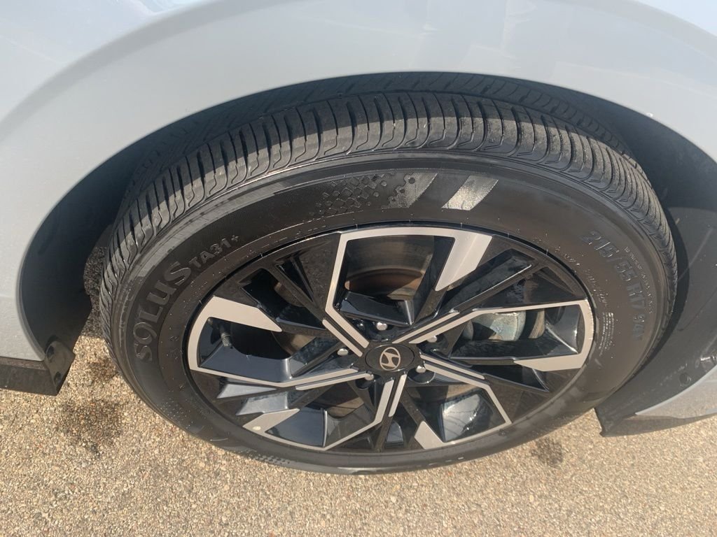 Certified Used 2025 Blue Hyundai SEL image 30