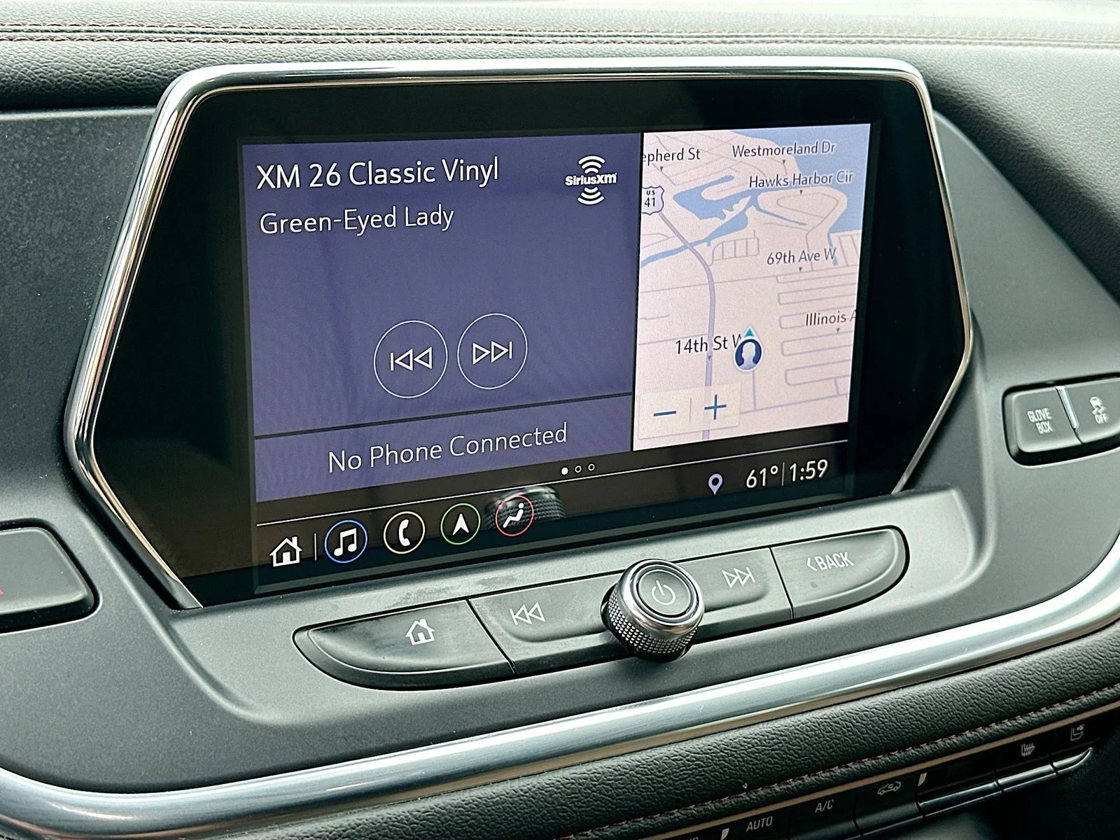 Used 2019 White Chevrolet Premier image 15