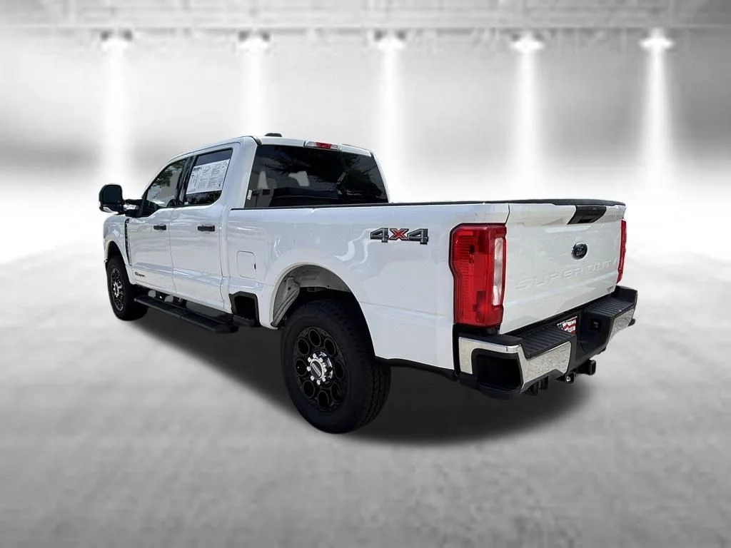 Used 2026 Oxford White Ford XLT image 7