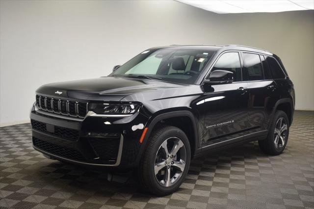 New 2026 Diamond Black Crystal Pearlcoat Jeep Limited image 13