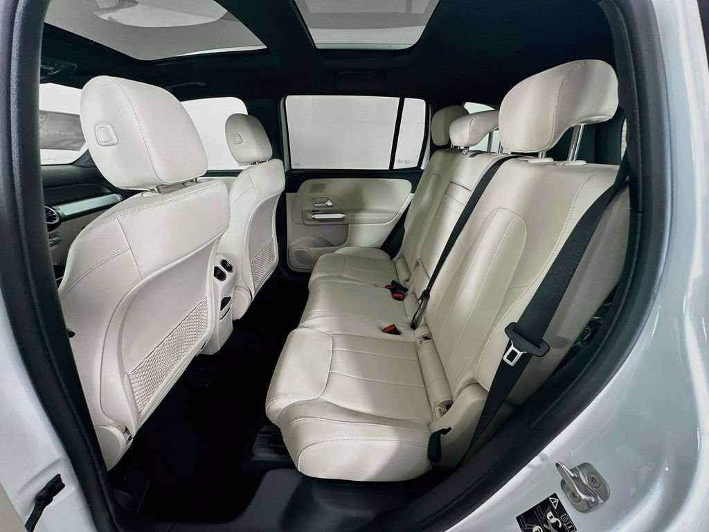 New 2026 Polar White Mercedes-Benz GLB 250 image 54