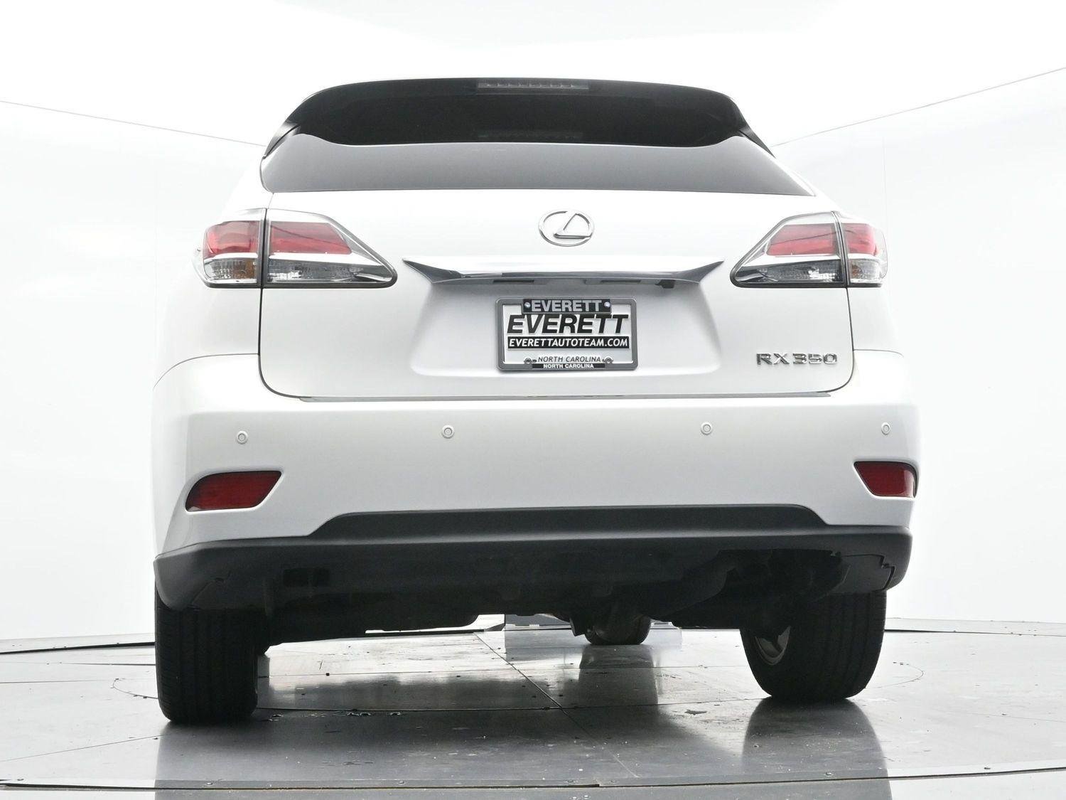 Used 2015 Starfire Pearl Lexus Base image 46