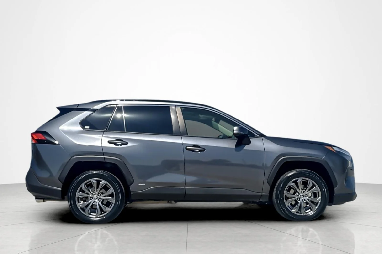 Used 2022 GRAY METALLIC Toyota Hybrid XLE Premium image 6