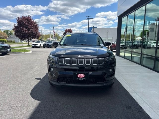 Used 2022 Black Jeep Latitude image 7