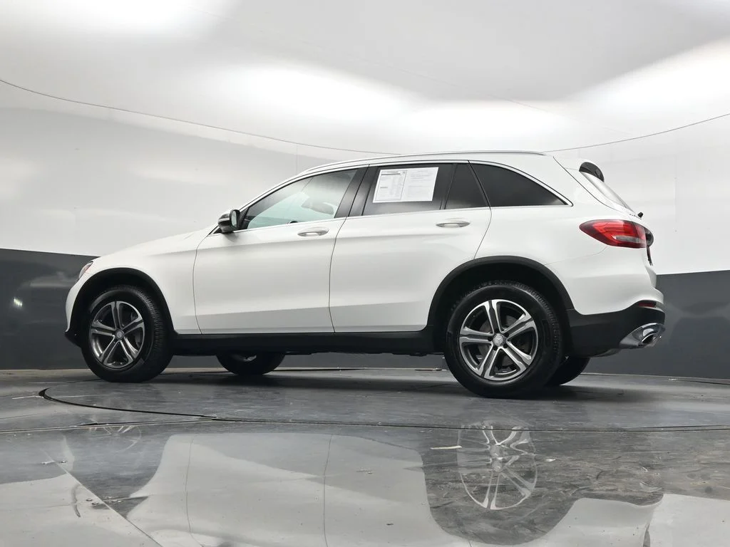 Used 2016  Mercedes-Benz GLC 300 image 40