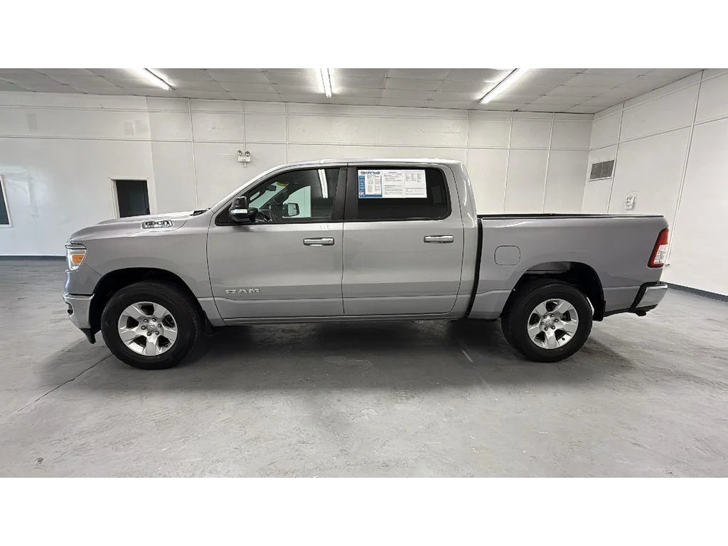 Used 2022 Billet Silver Metallic Clearcoat Ram Big Horn Crew Cab 4X4 3.6L V6 1 OWNER image 14