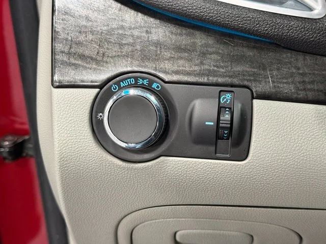 Used 2016 Red Buick Base image 13