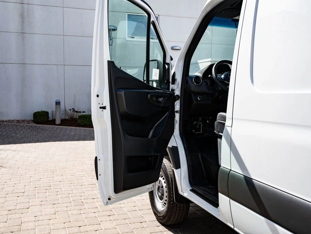 New 2026 Arctic White Mercedes-Benz Cargo 144 WB image 27