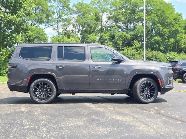 New 2026 Baltic-Gray Metallic Clear-Coat Exterior Paint Jeep Summit Obsidian image 36