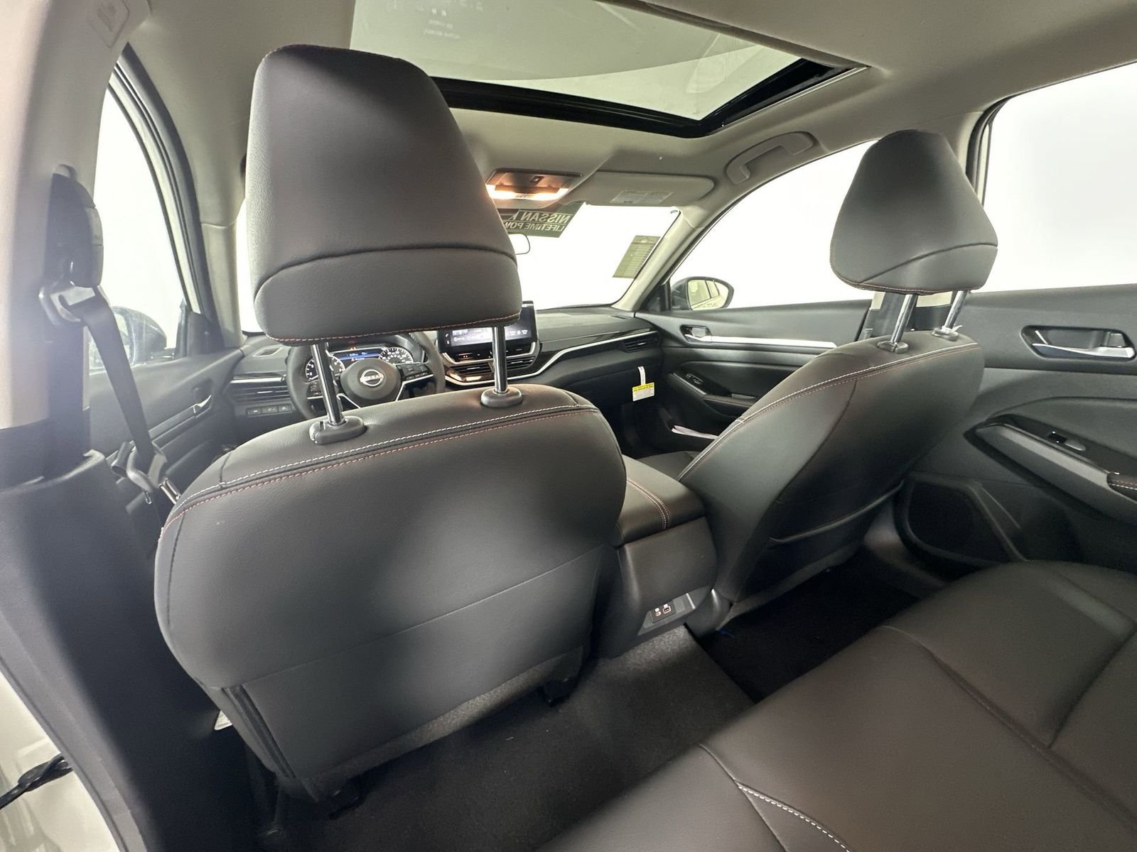 2025 Nissan Altima SR - Photo 24