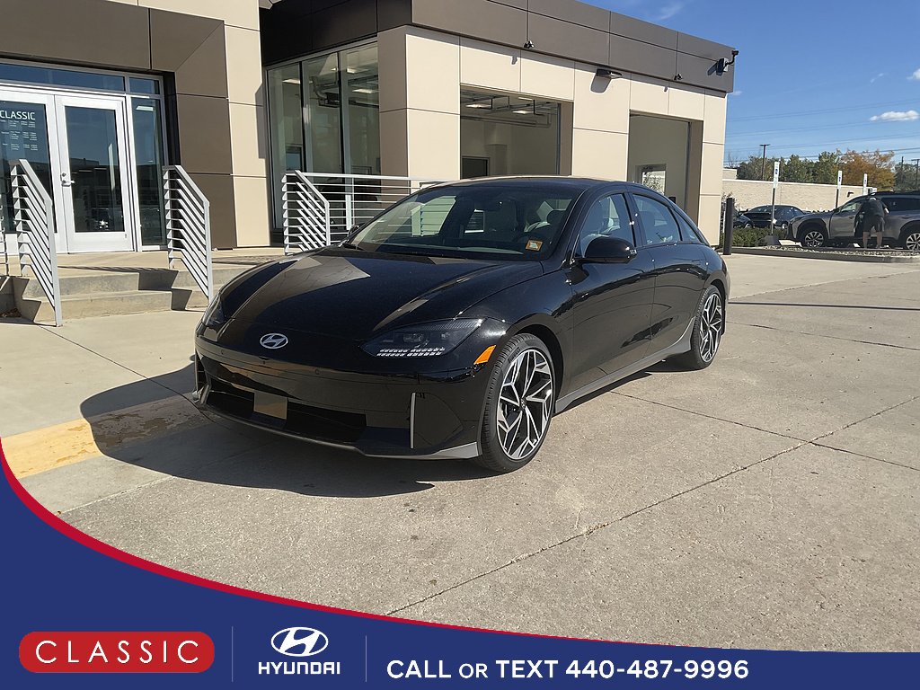 Certified Used 2023 Abyss Black Pearl Hyundai Limited image 1