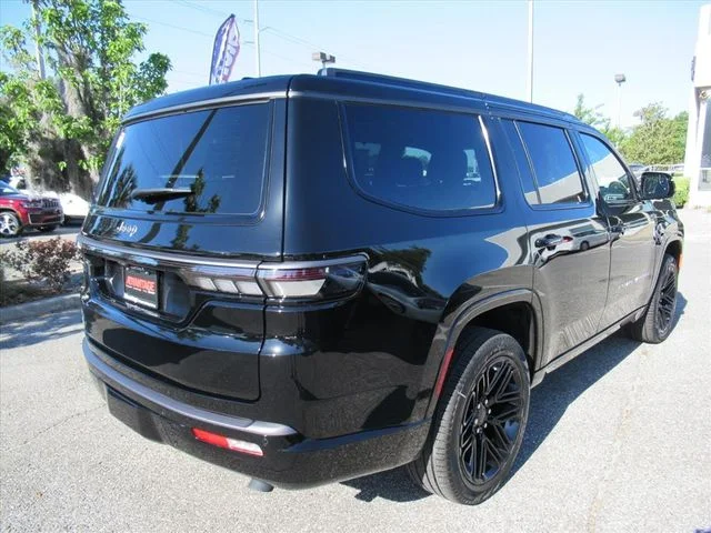 New 2026 High Gloss Black Exterior Paint Jeep Limited Reserve image 7