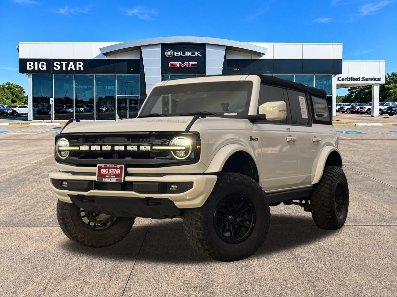 Used 2022 Oxford White Ford Base 4 Door 4x4 image 2