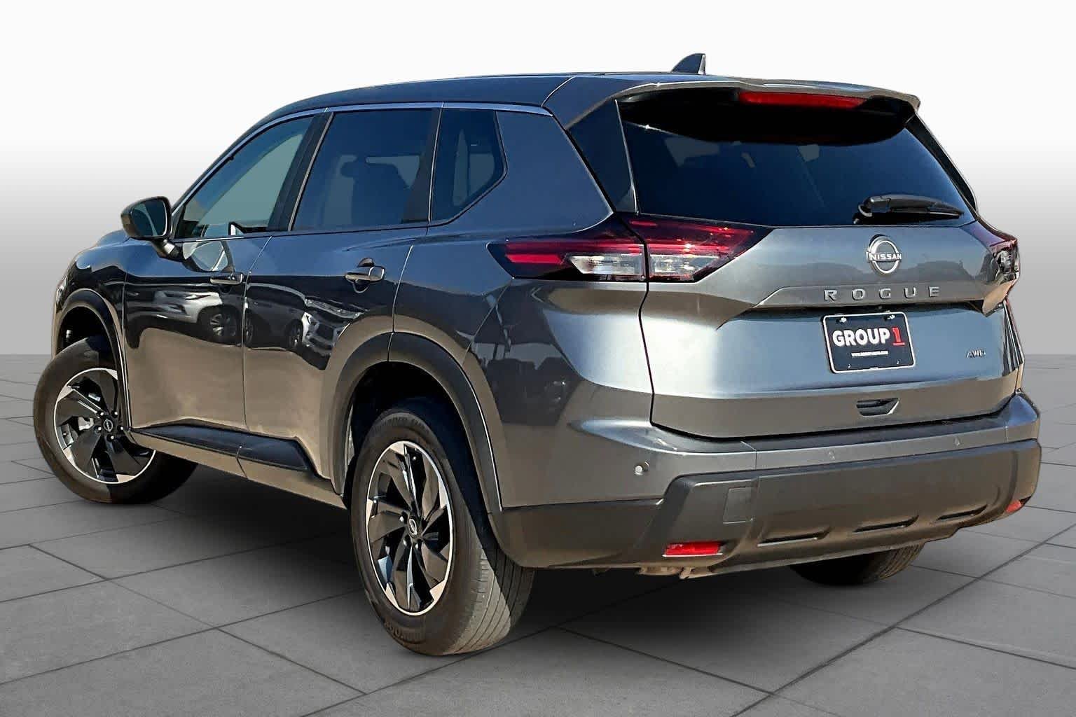 Used 2025 Gun Metallic Nissan SV image 10