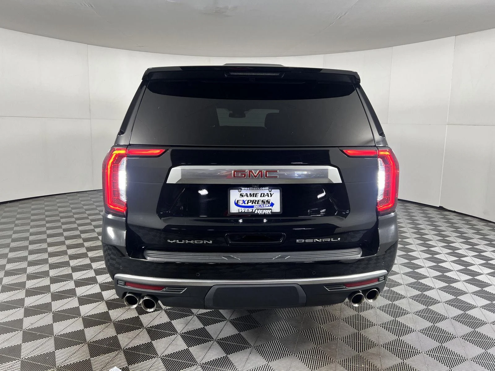 Used 2023 Onyx Black GMC Denali image 5