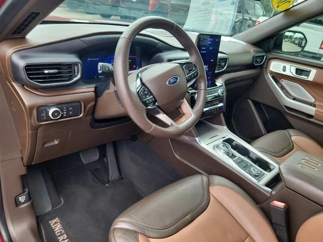 Used 2022 Red Ford King Ranch image 20