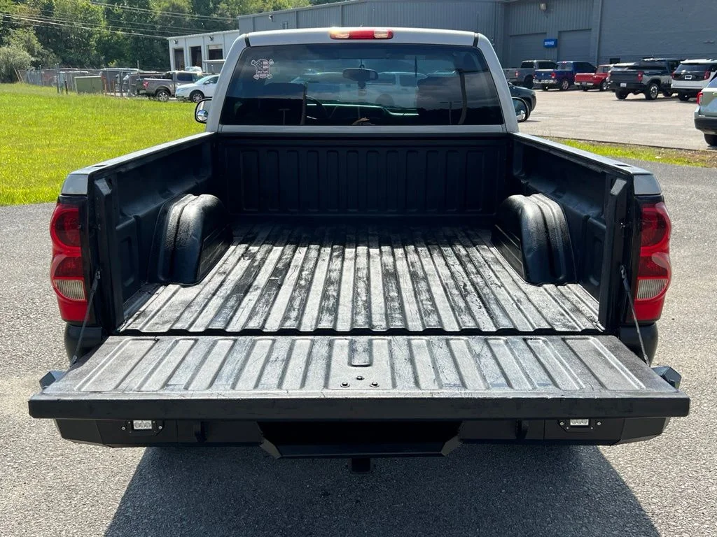 Used 2007 Silver Birch Metallic Chevrolet Work Truck image 9