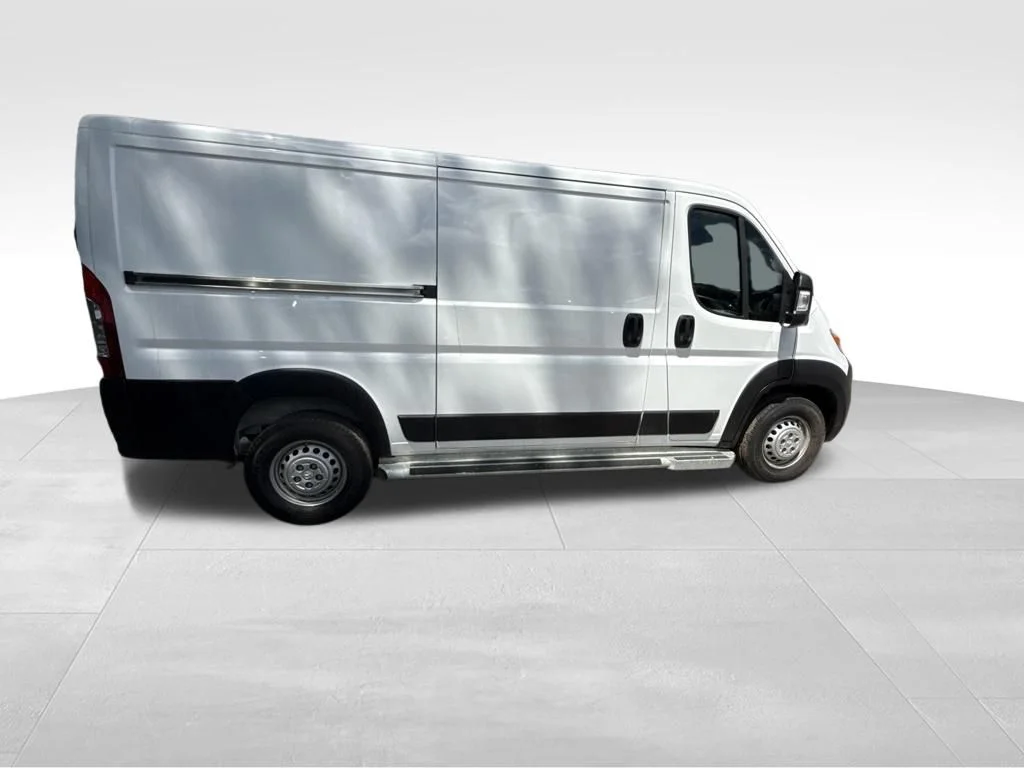 Used 2025 White Ram Base image 8