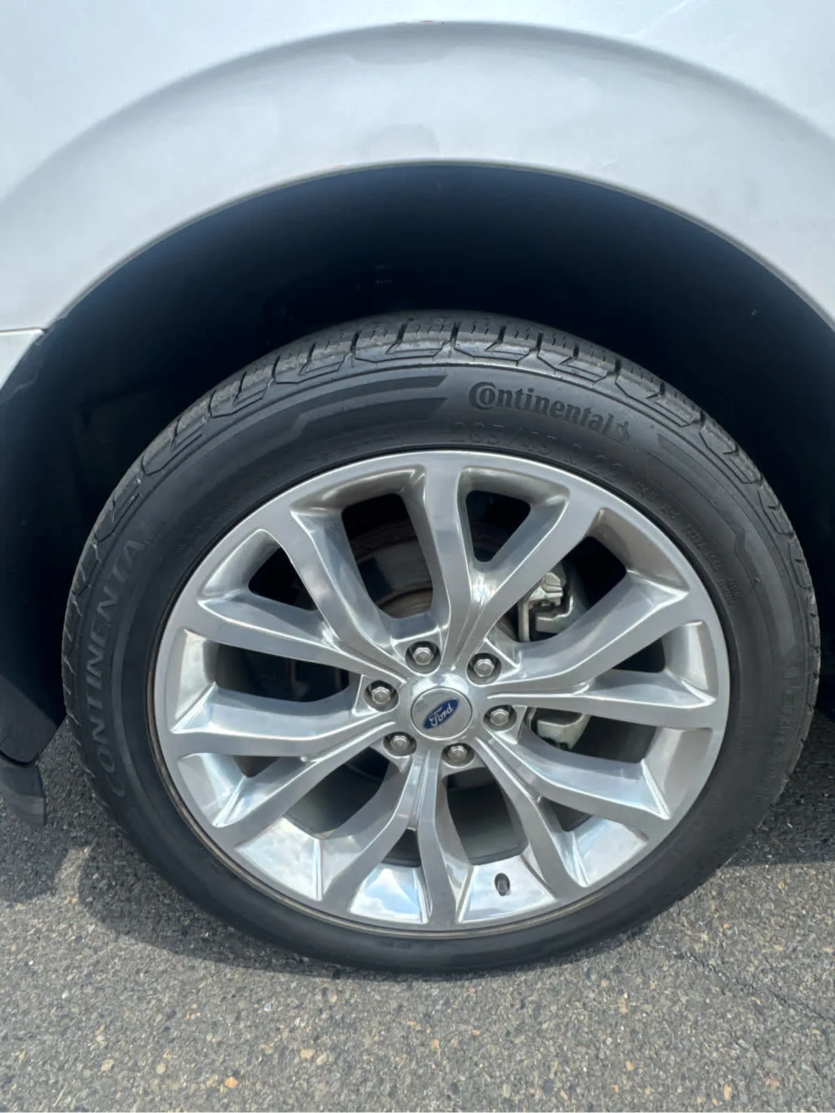 Used 2019 White Platinum Metallic Tri-Coat Ford Limited image 28