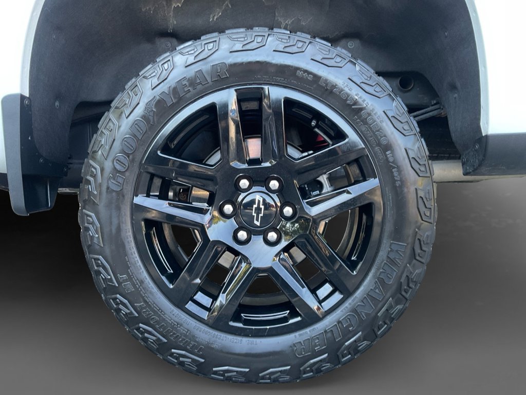 Used 2024 White Chevrolet Custom Trail Boss image 8
