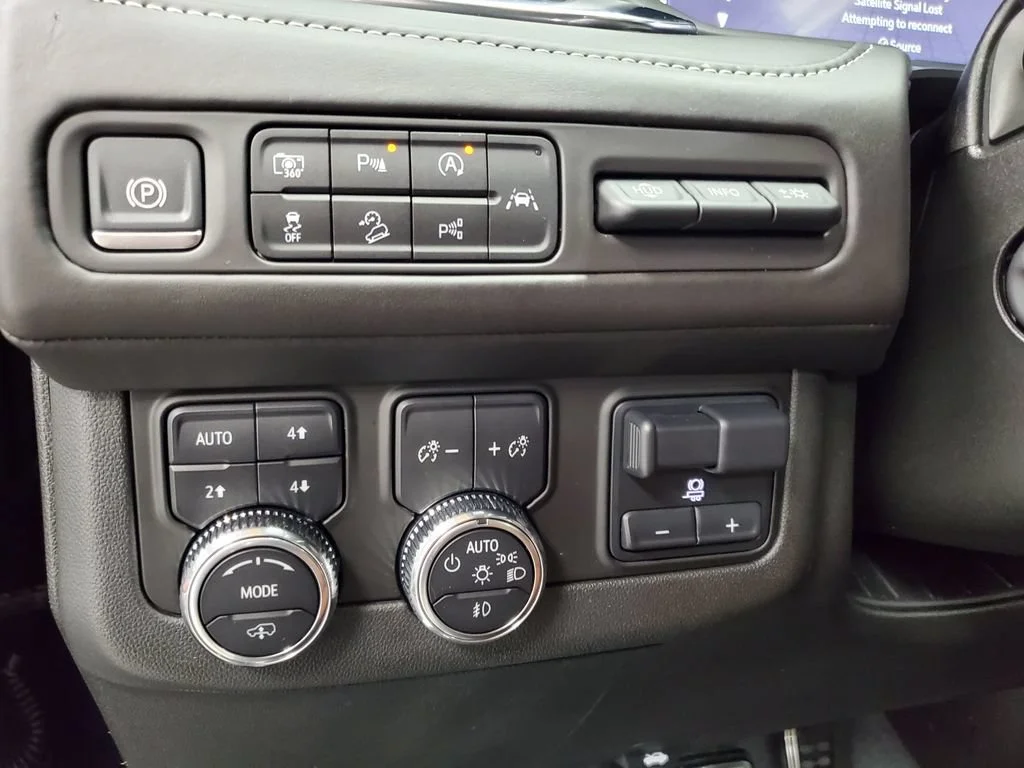 Used 2024 Midnight Blue Metallic GMC Denali Ultimate image 9