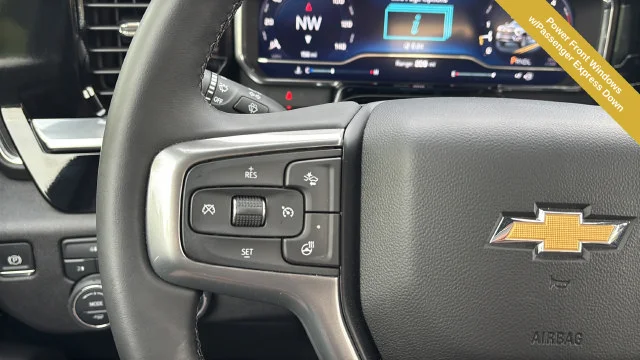 Used 2025 Summit White Chevrolet LT image 26