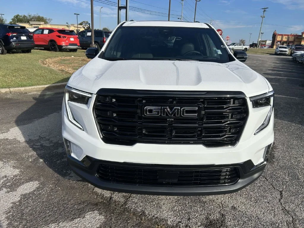 New 2027 Summit White GMC Elevation image 9