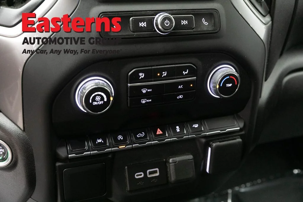 Used 2023 White Chevrolet Custom image 20