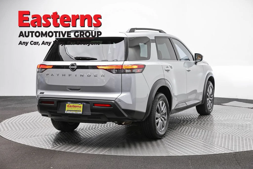 Used 2025 Silver Nissan SV image 5